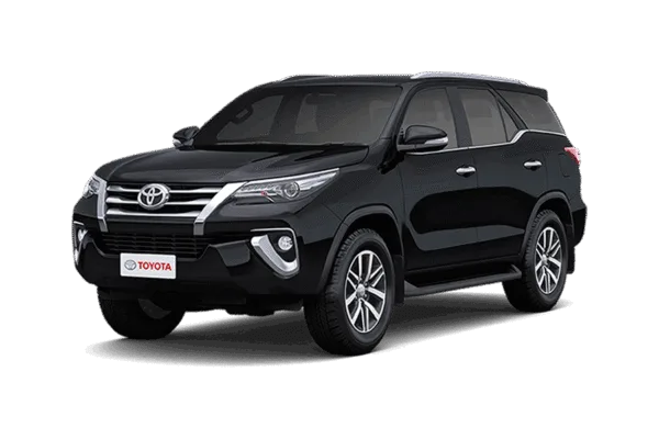 Toyota Fortuner hitam tampak serong depan dan samping untuk layanan sewa mobil premium Jakarta dengan driver profesional